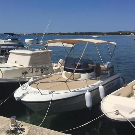 Marino, Island * Vir